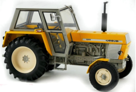 Ursus 1201 tractor UH5284 Schaal 1:32