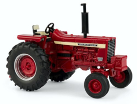 International Harverster 856 tractor 2WD ERTL44130 schaal 1:32