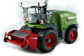 Fendt Katana 85 met maisbek en pickup Wiking Wi77813.