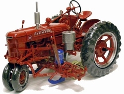 Farmall H with planter Prec Key (5) ERTL14552 Scale 1:16