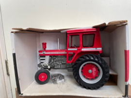 Massey Ferguson 1130 2WD met cabine Scale Models FB2535 1:16