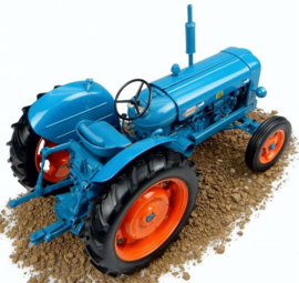 Fordson Power Major. Universal Hobbies UH2640 Scale 1:16