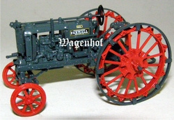 Farmall F 12 op staal (grijs ) Schaal 1:43