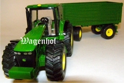 John Deere 8430 met 4 wielige wagen  Siku Schaal 1:50