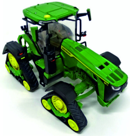 John Deere 8RX 410 tractor op brede spoorbreedte. ERTL45707 1:32.