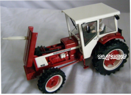 IH 946 tractor + IH 425 dump truck. REPACA2013. Replicagri Scale 1:32