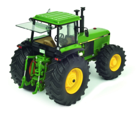 John Deere 4850 FWD SC7648 1:32 Schuco.