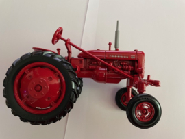 Farmall 100 HIGH CLEAR SFTS June 1993 ERTL4614RA.