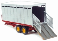 Livestock transport trailer with double axle Britains Scale 1:32