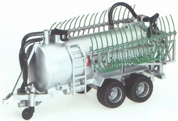 Tank truck with drag hose injector Bruder BRU02020 Scale 1:16