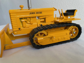JOHN DEERE MC CRAWLER with blade SPECCAST JDM076. 1:16