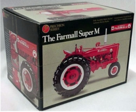 Farmall super M NF No 8 precision model ERTL4615 Scale 1:16