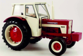 International 724 tractor with cab REP601 scale 1:16.