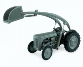 Ferguson TEA 20 with front loader. UH5247. Scale 1:32