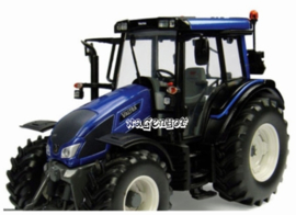 Valtra N 103 metallic blauw  UH4210   Universal hobbies Schaal 1:32