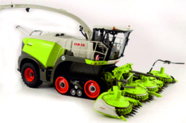 Claas Jaguar 960TT with Orbis corn attachment MM254069.