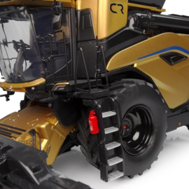 NEW HOLLAND CR11 Combine Harvester GOLD EDITION. UH6829