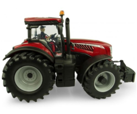 McCormick X 8.680 tractor Burgundy version. UH5301. Scale 1:32