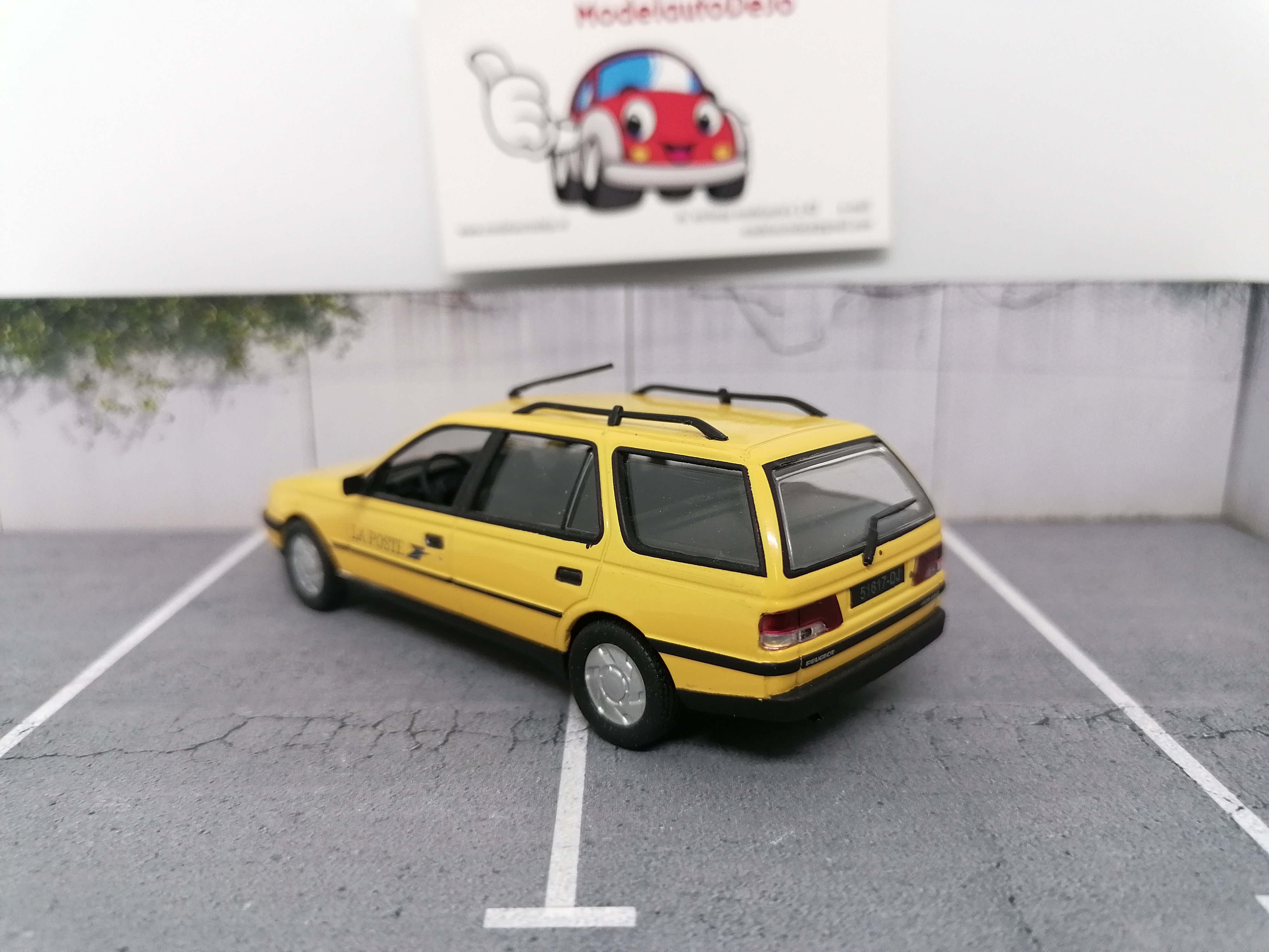 Peugeot 405 break LaPoste