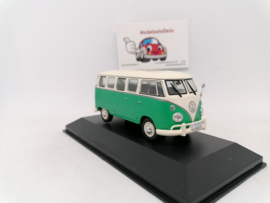 Volkswagen Kombi Luxus 1973 groen