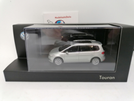 Volkswagen Touran grijs 2015-