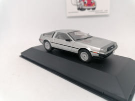 DMC DeLorean 1981