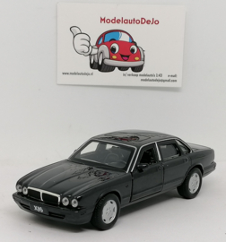 Jaguar XJ6