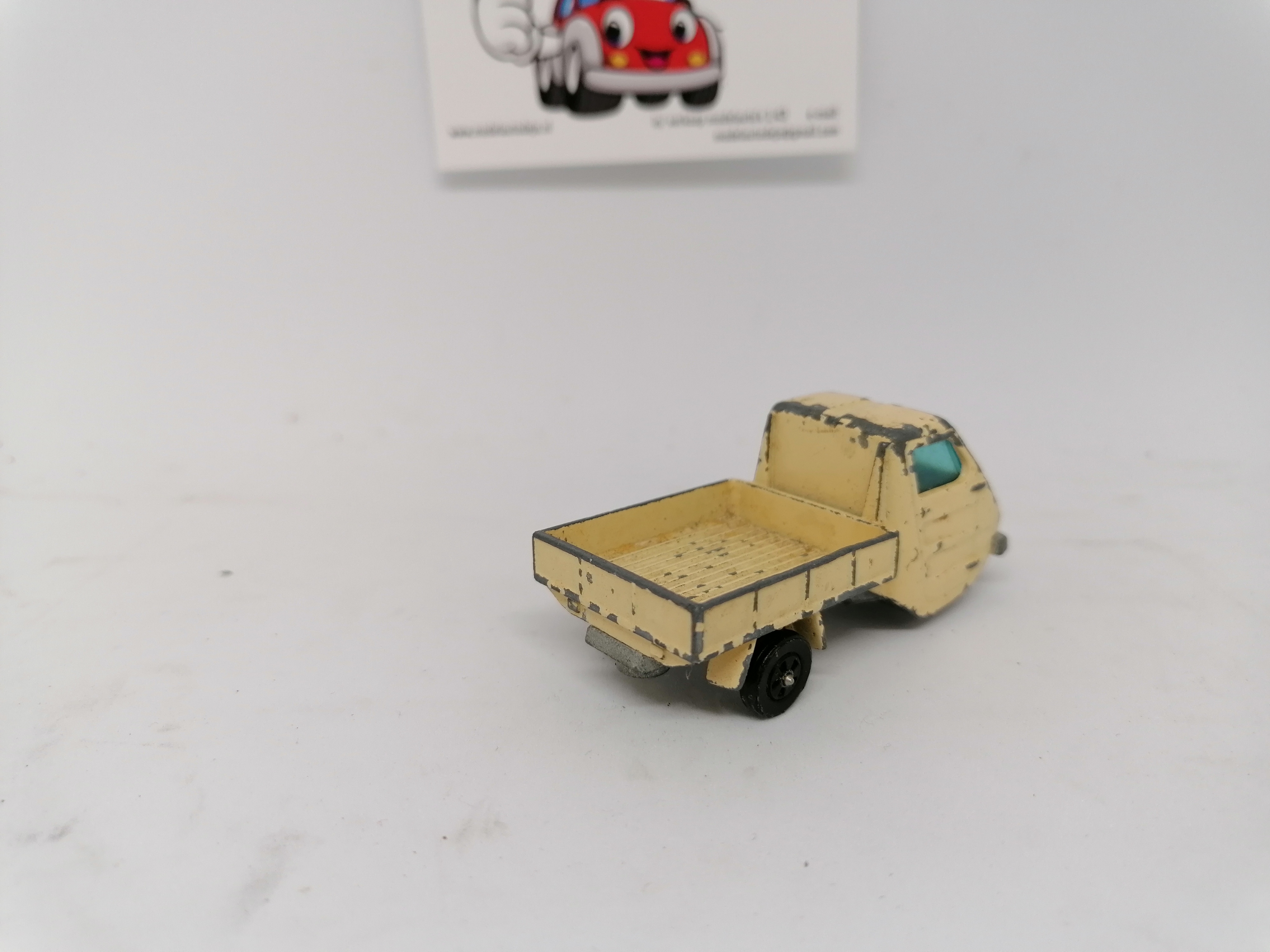 Reliant TW9 geel