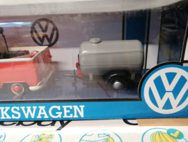 Volkswagen T1 Doka Roadservice met tankwagen