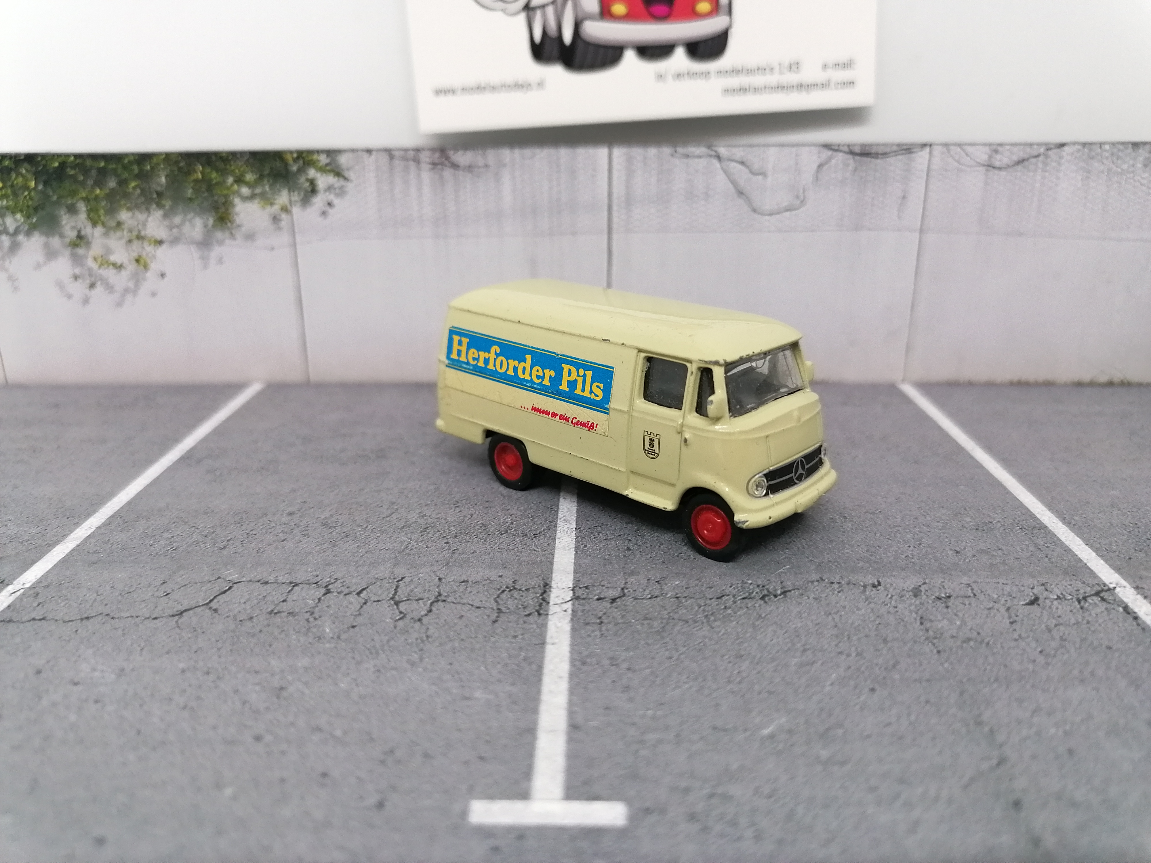 Mercedes Benz L319 "Lemforder pils"