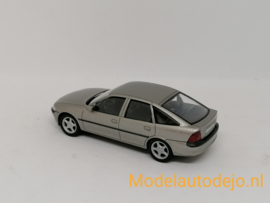 Opel Vectra B hatchback