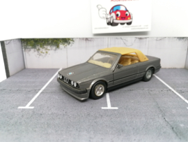 BMW 325i cabrio bruin