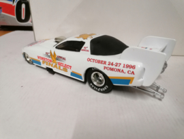 Funny car dragracing