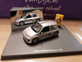 Renault Clio sport V6