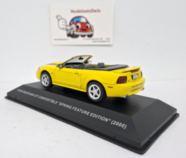 Ford Mustang GT convertible "spring feature edition" 2000