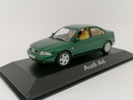 Audi A4 sedan B5 groen
