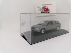 Audi A4 Avant 1995 B5 grijs