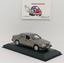 Mercedes Benz 400E V8
