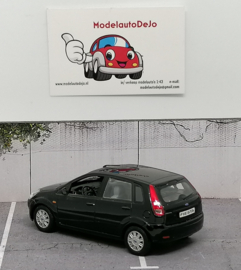 Ford Fiesta mk5 5drs zwart