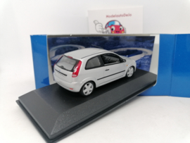 Ford Fiesta mk5 3 drs silver