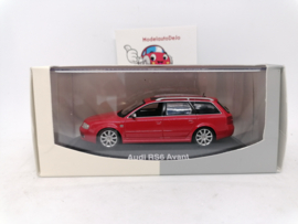 Audi RS6 Avant C5 rood