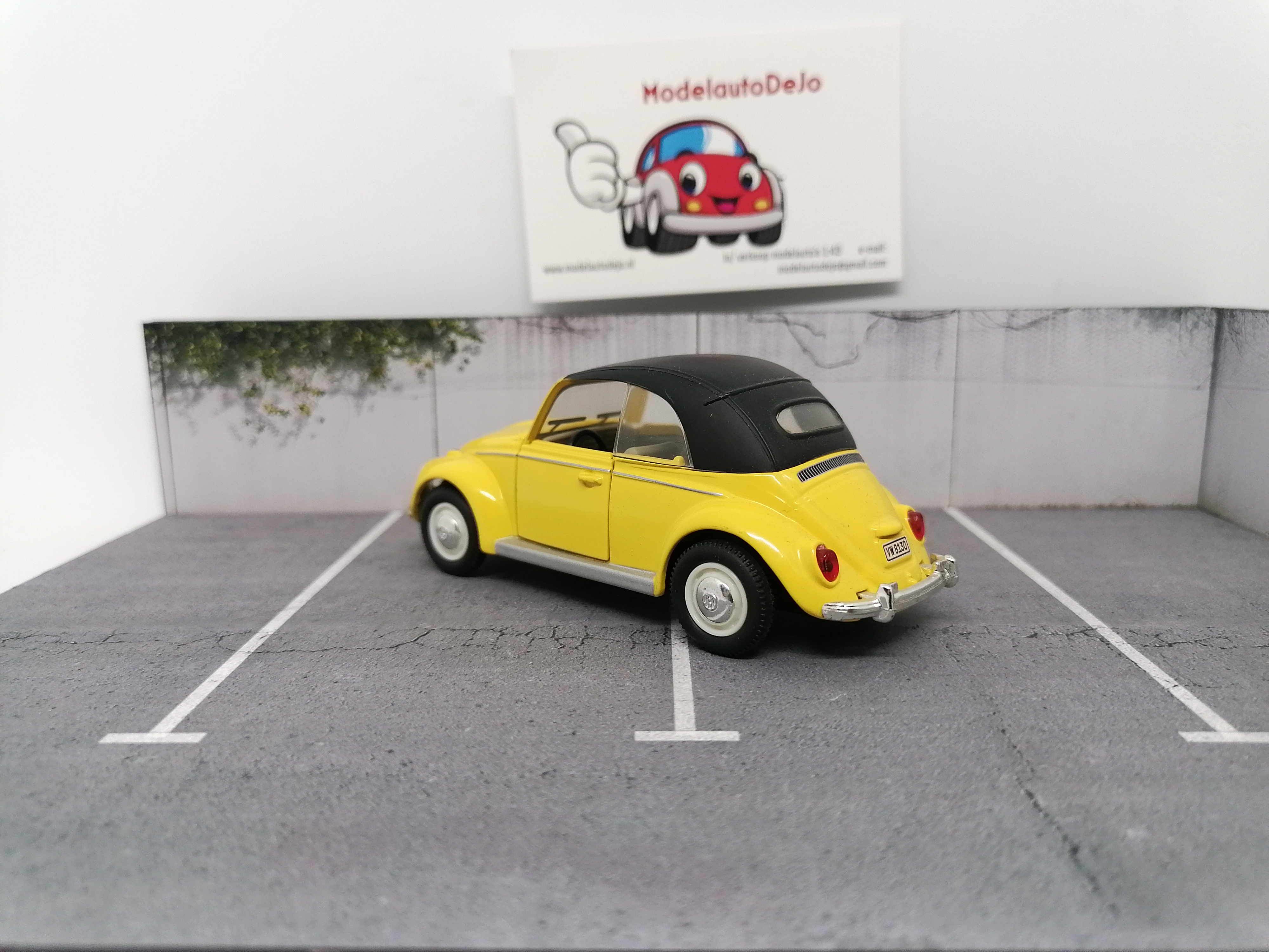 Volkswagen kever cabriolet geel
