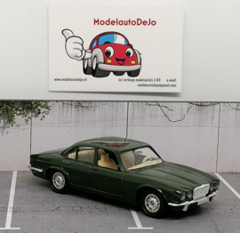 Jaguar XJ-12