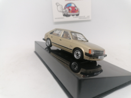 Opel Kadett D  5deurs hatchback bruin