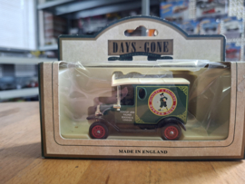 1920 Model T Ford Van "Huntley & Palmers" (1)