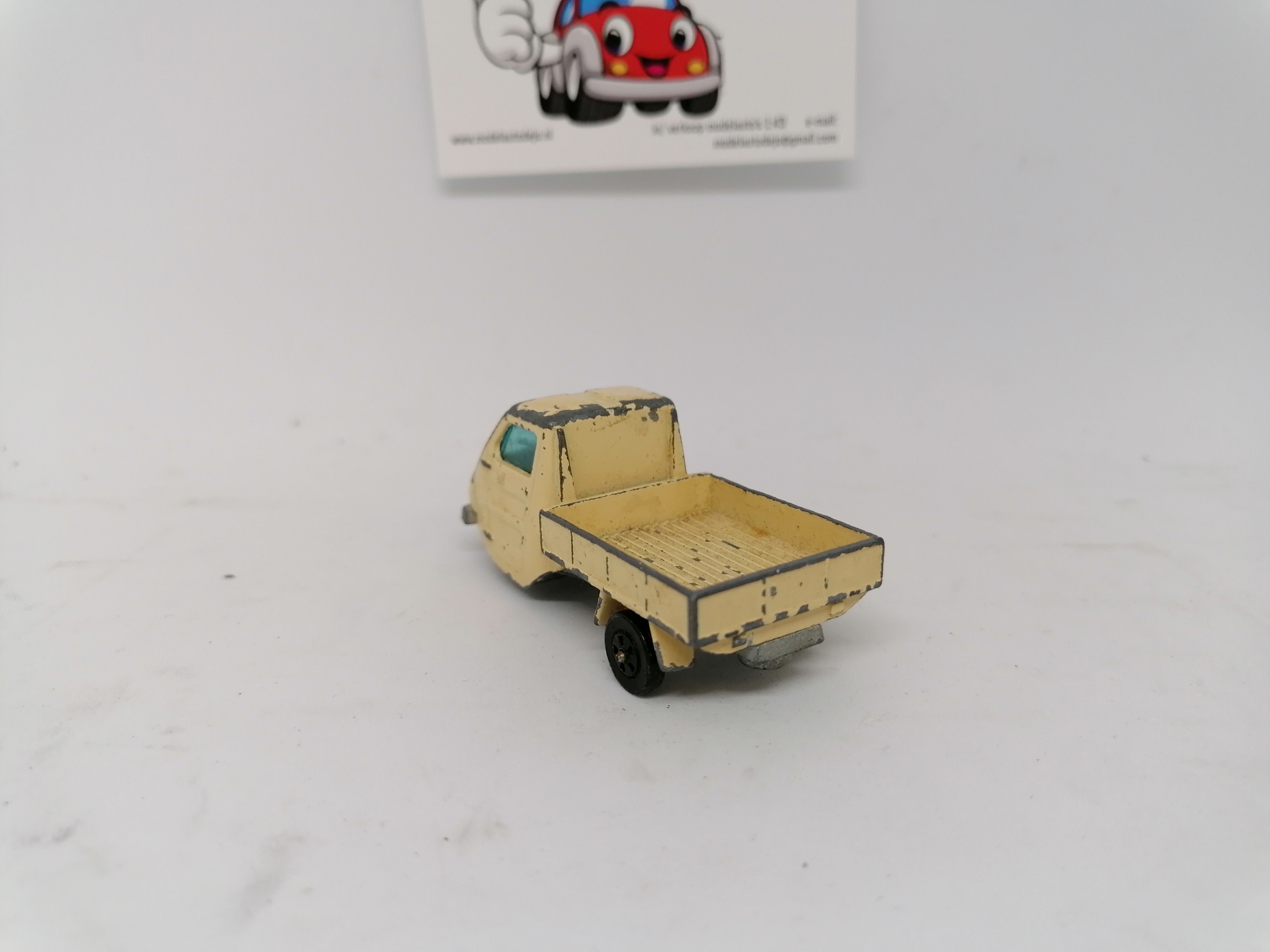 Reliant TW9 geel