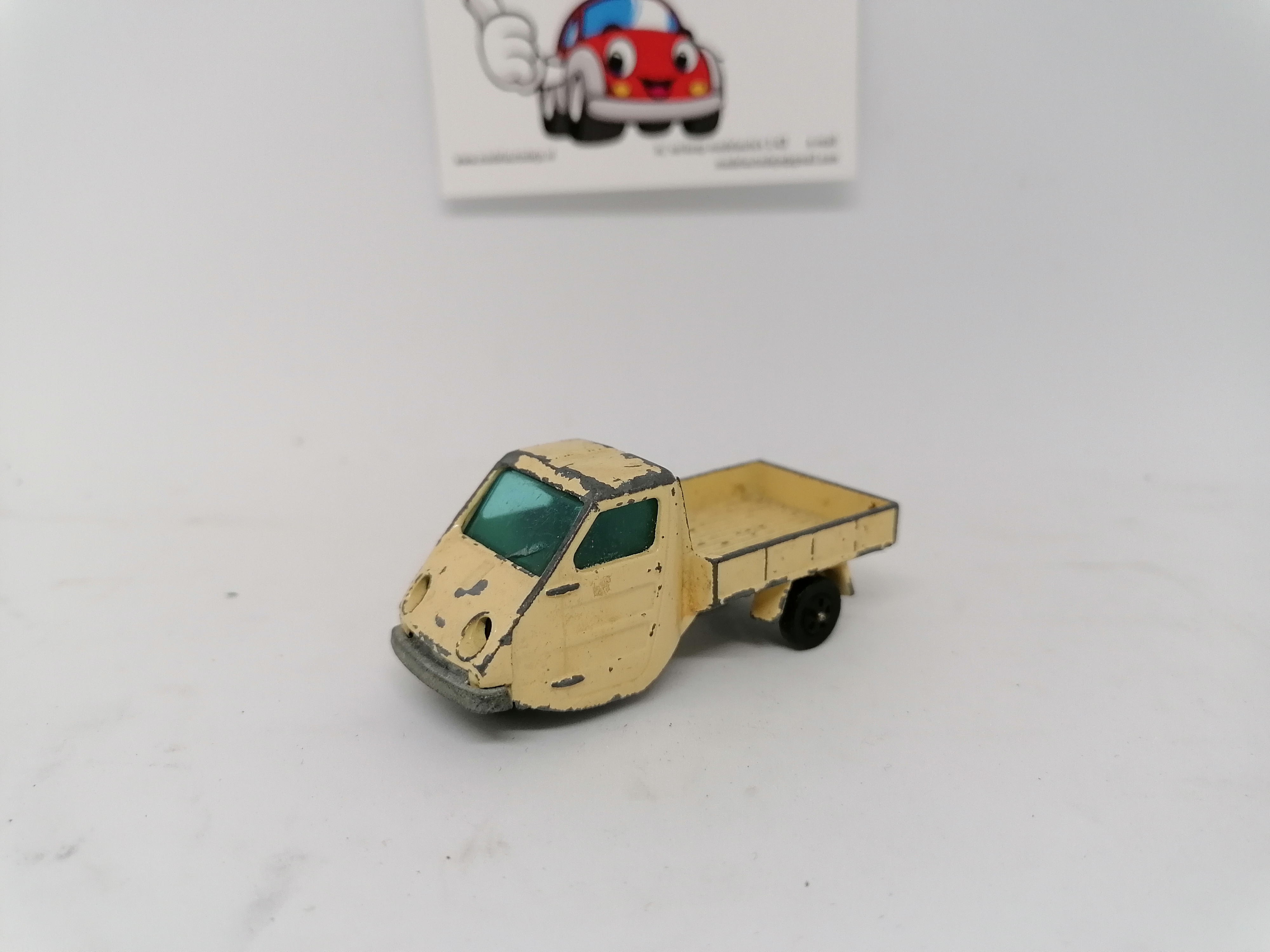 Reliant TW9 geel