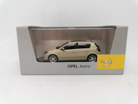 Opel Astra H HB