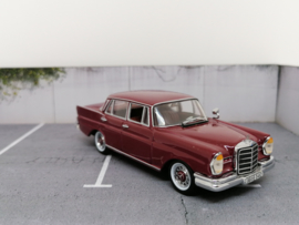 Mercedes Benz 220SE W111