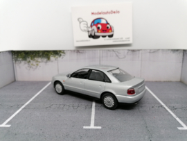 Audi A4 sedan ( B5)